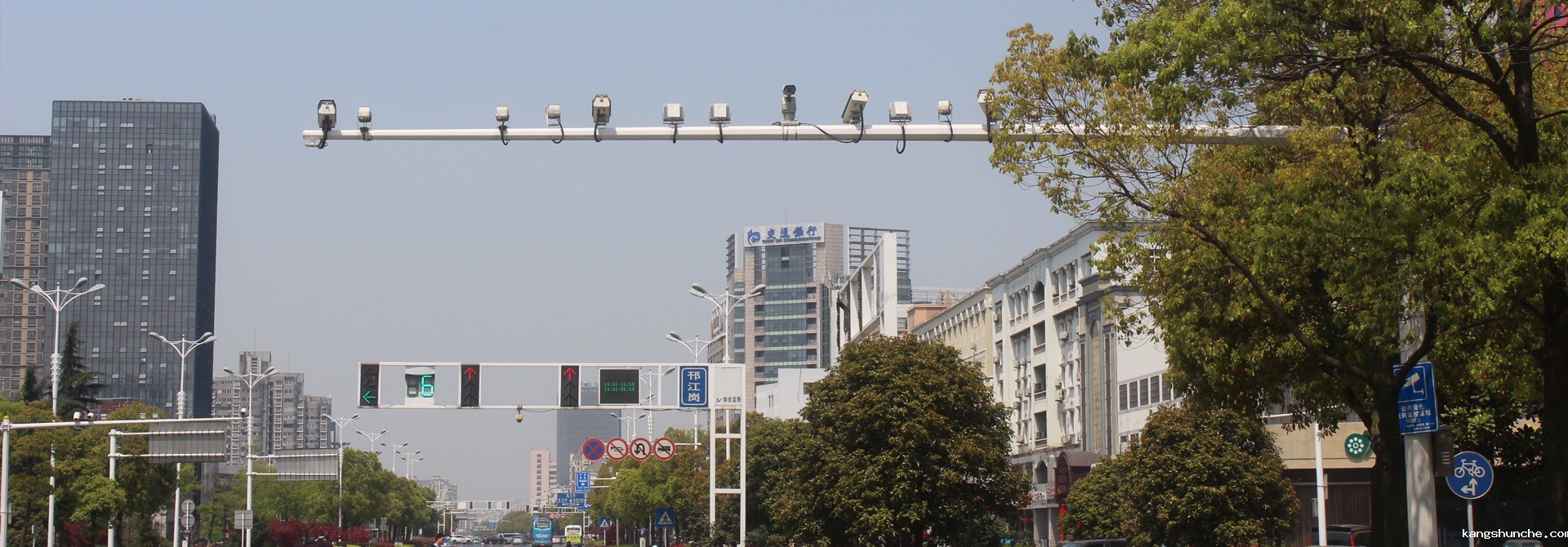 道路监控立杆